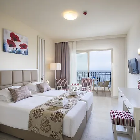 Aquamare & 4*